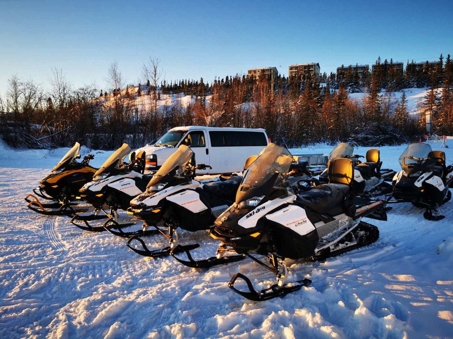 雪上電單車 Snowmobile